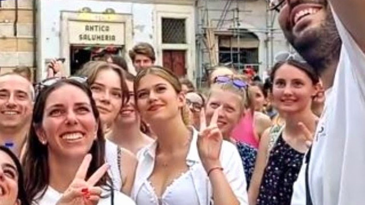 A group of participants in a street of Rome’s historic centre